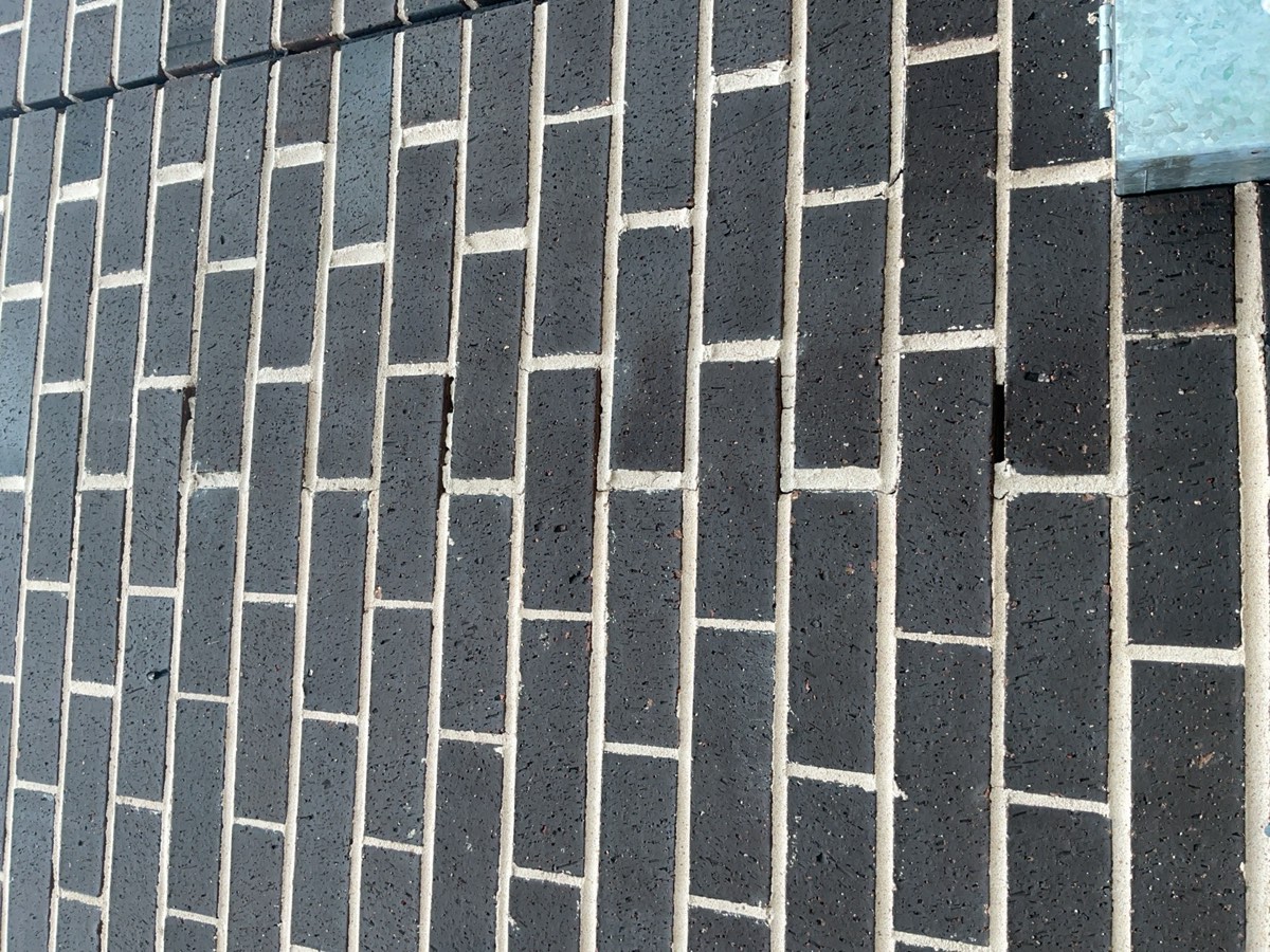 Poor mortar workmanship, recorded during a lock-up inspection in Austral